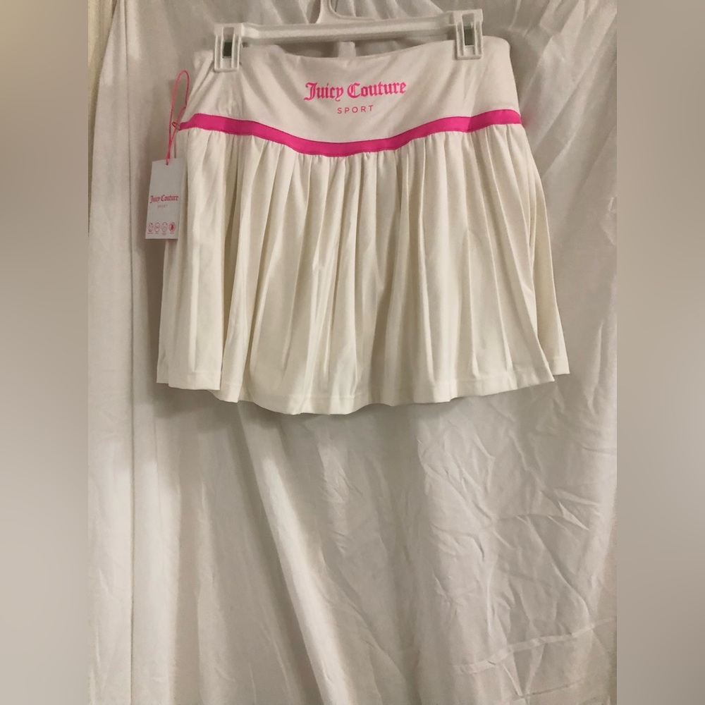 Juicy couture sports cloud dancer cream pink pleated mini skort size L brand new